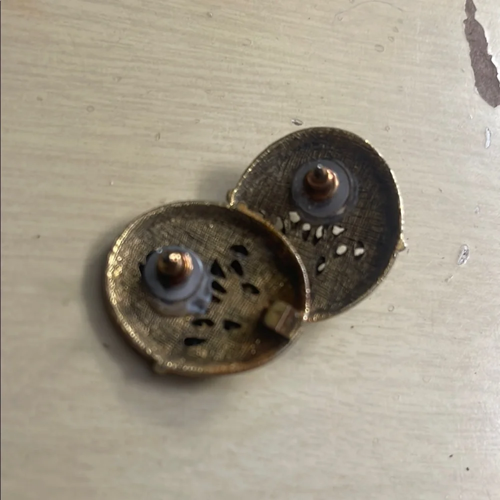 Vintage brass antique Gold-Tone Earrings - Picture 3 of 3